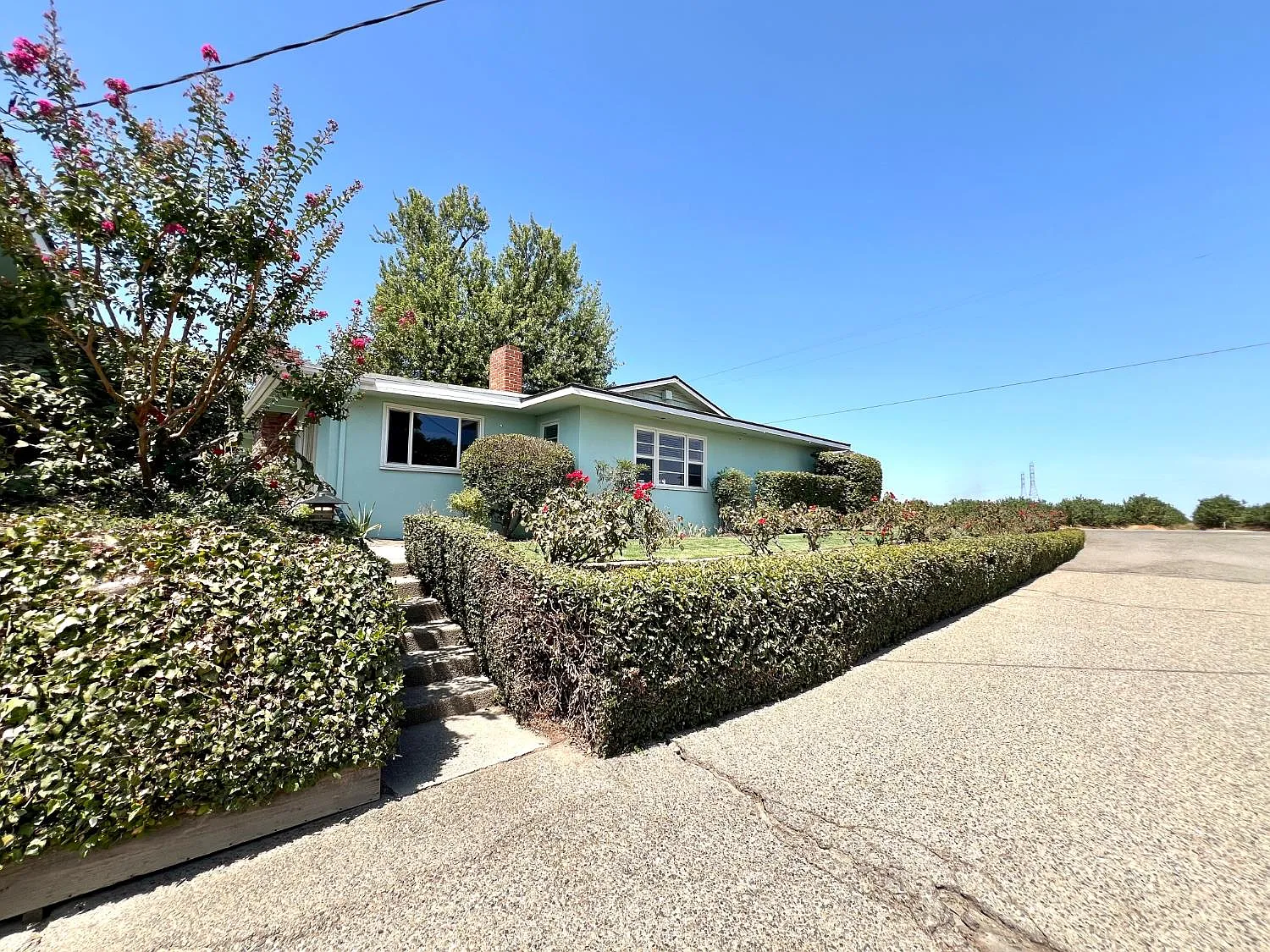 3 bed, 2278 sqft, $2,500 — Photo 4