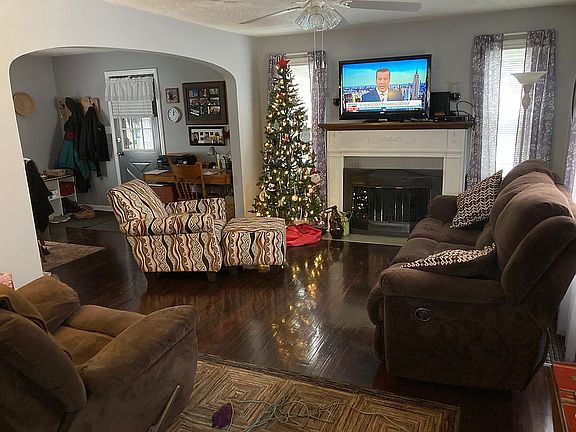 5th image of 4558 12th St NW