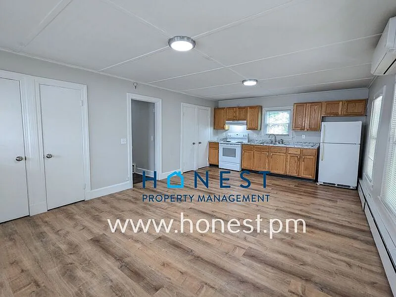 2 bed, 1.0 bath, 100 sqft, $1,250 — Photo 2