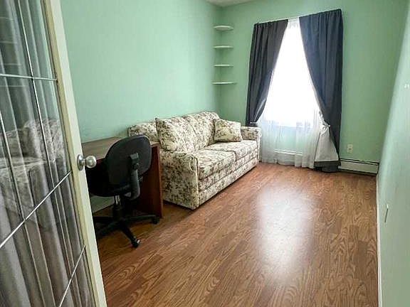 5th image of 777 W 48th St #201