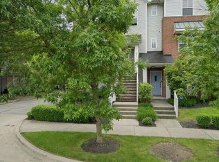 821 Nela View Rd, Cleveland, OH 44112