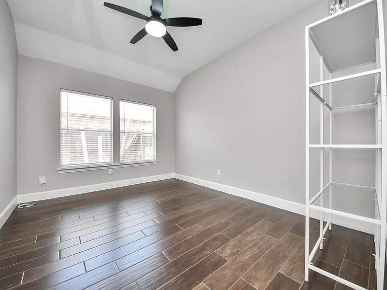 18027 Parkwille Ln — Photo 22