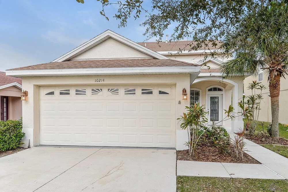 4 bed, 2.0 bath, 1709 sqft, $3,170 — Photo 1