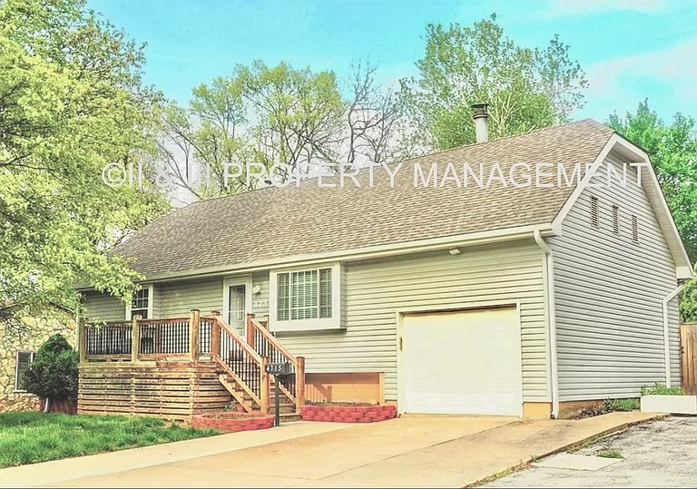 4715 Fontana St — Photo 1