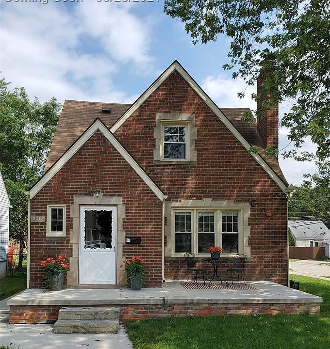1st image of 2312 Oakshire Ave