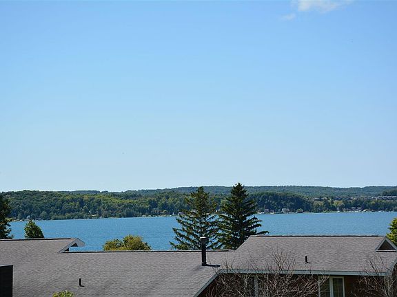 4th image of 884 Bluewater Dr