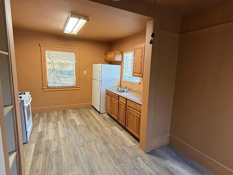 Dining area/Kitchen