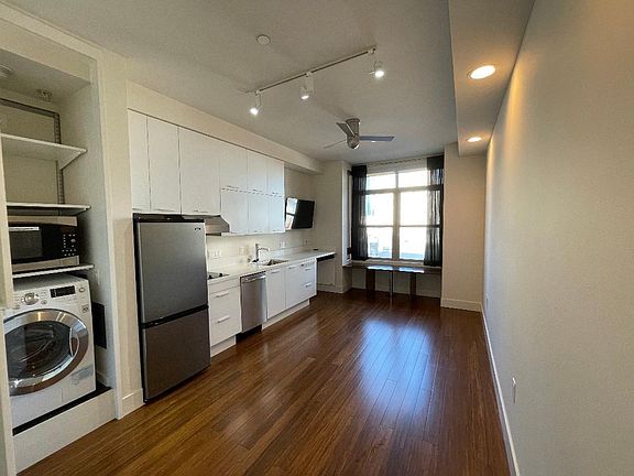 2nd image of 38 Harriet St APT 405