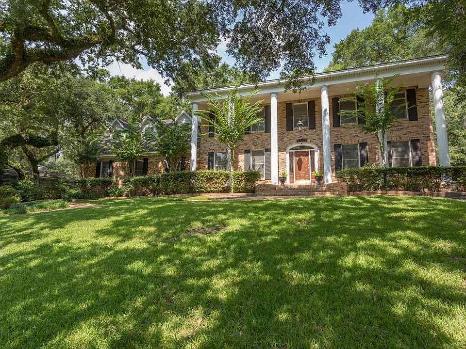 1st image of 5735 Avenida Real