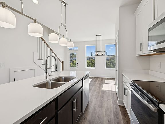 5th image of 100 Stella Dr #100