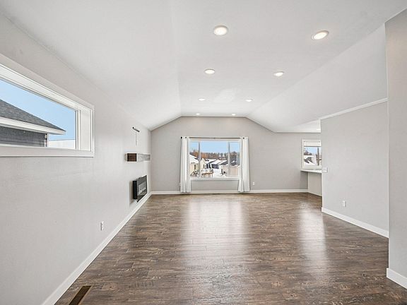 4th image of 413 Grant Ave SE