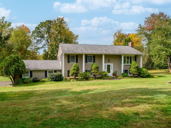 4 Mayflower Drive, Brookfield, CT 06804