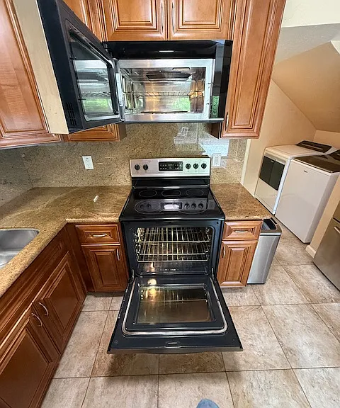 6104 Chateau Ct — Photo 4