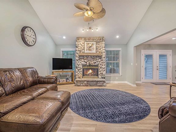 2nd image of 11835 Bradley Dr