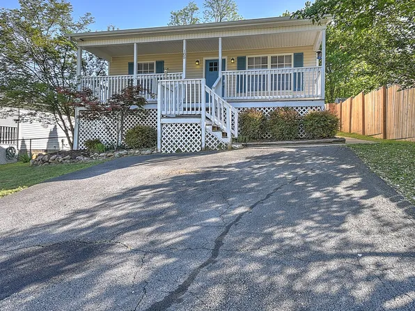 105 Saint James Pl, Bristol, TN 37620