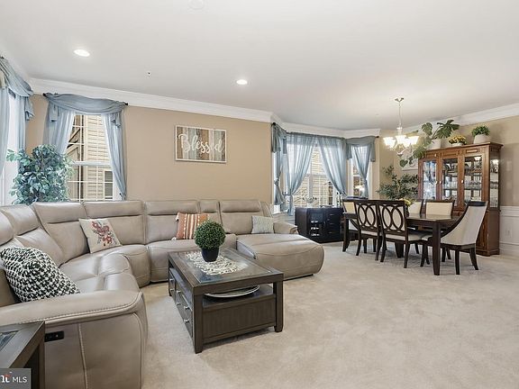 2nd image of 2116 Garden Grove Ln