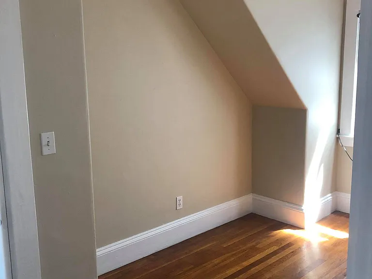253 Whitwell St #2L — Photo 8