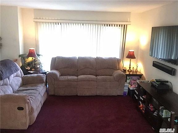 4th image of 573 East Dr