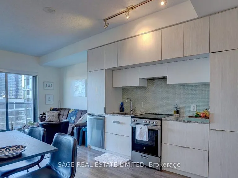 159 Dundas St E #3302 — Photo 12