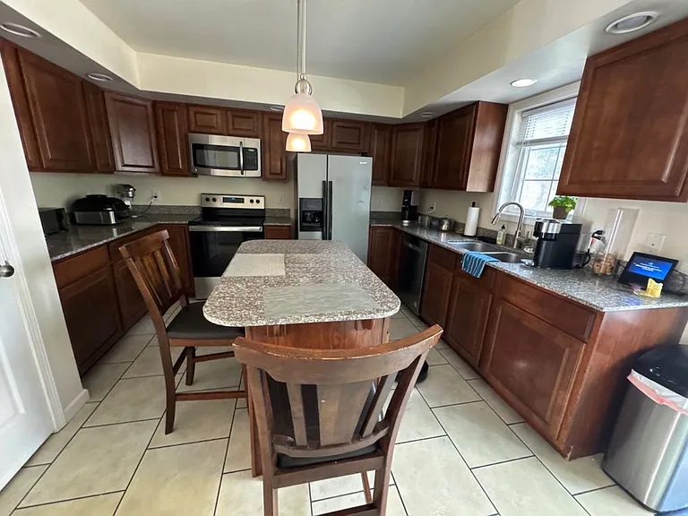 392 Troy Rd #1 — Photo 11