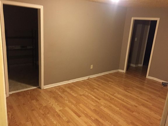 Living Room (Entrance View)