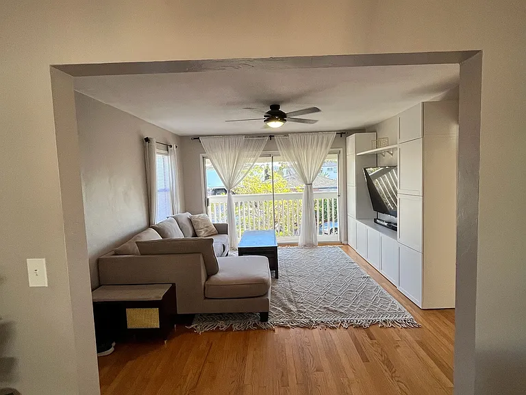 1818 Carmelina Dr — Photo 5