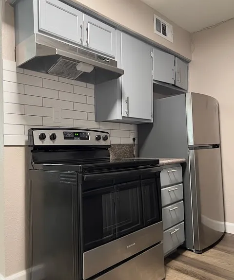 University Loft — Photo 17