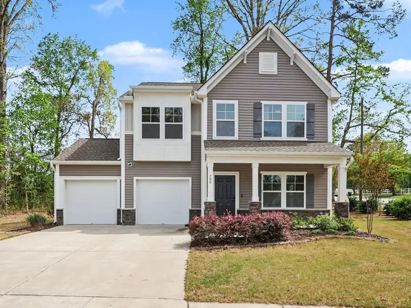 700 Atlantis St, Fuquay Varina, NC 27526