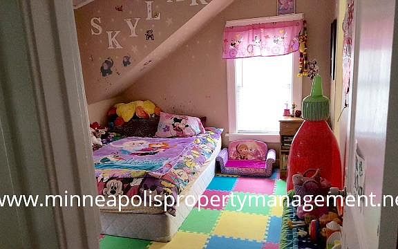 5th image of 1096 23rd Ave SE