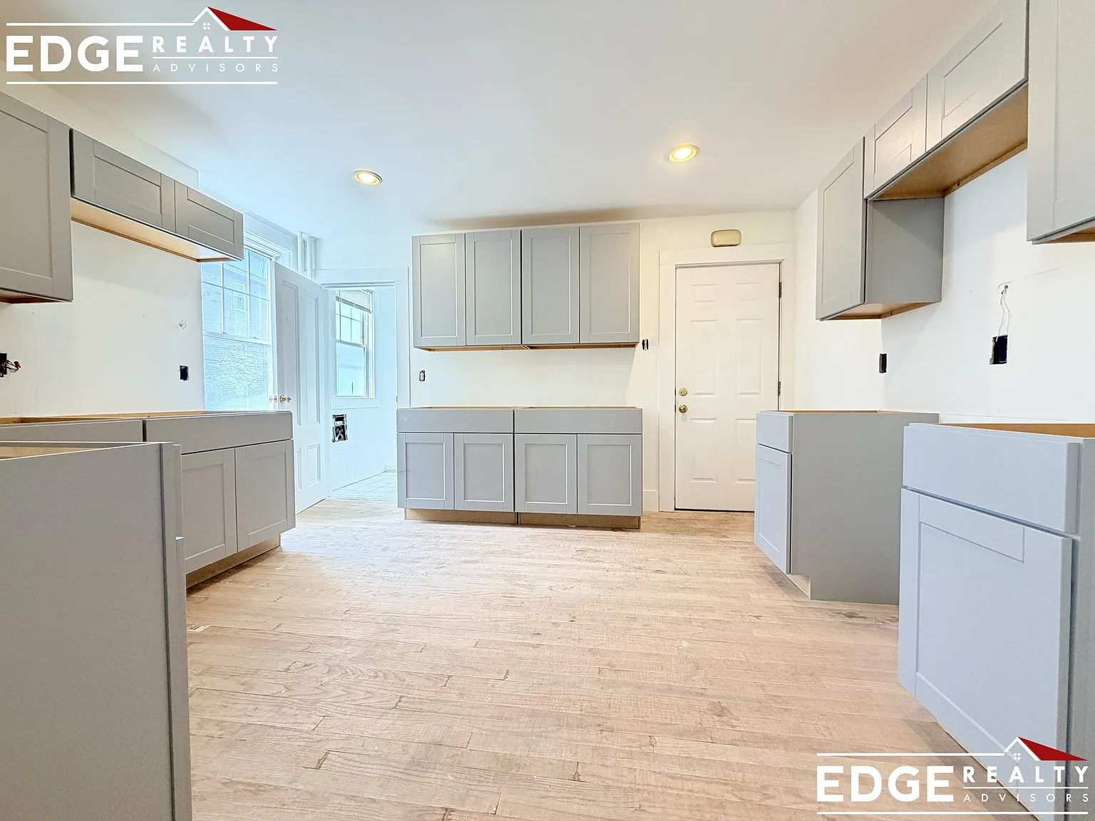 4 bed, $4,700 — Photo 3