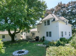 45 Ridgewood Ave, Waterford, CT 06385