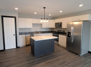 320 Cedar Cross Rd #2, Dubuque, IA 52003