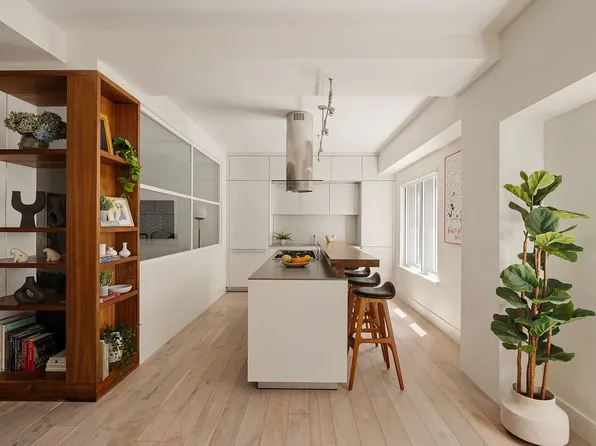 133 Water St APT 2F, Brooklyn, NY 11201