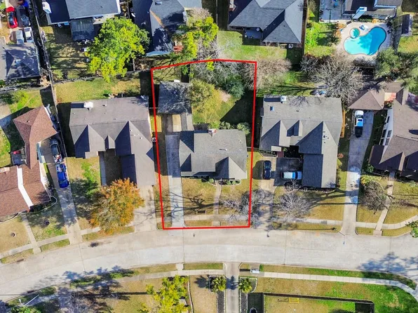 8014 Green Devon Dr, Houston, TX 77095