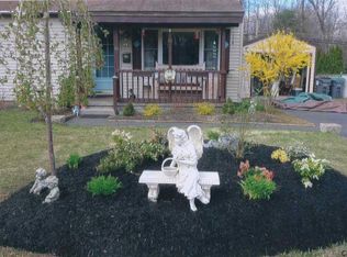 33 Sherwood Dr, Latham, NY 12110