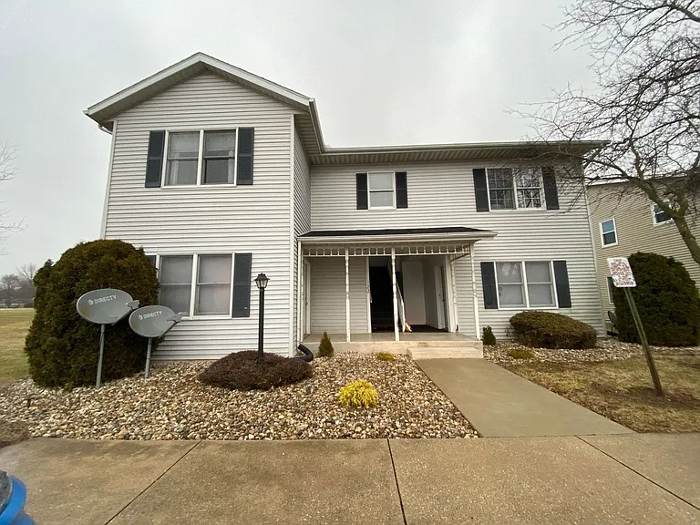 122 S Silverwood Ln — Photo 1