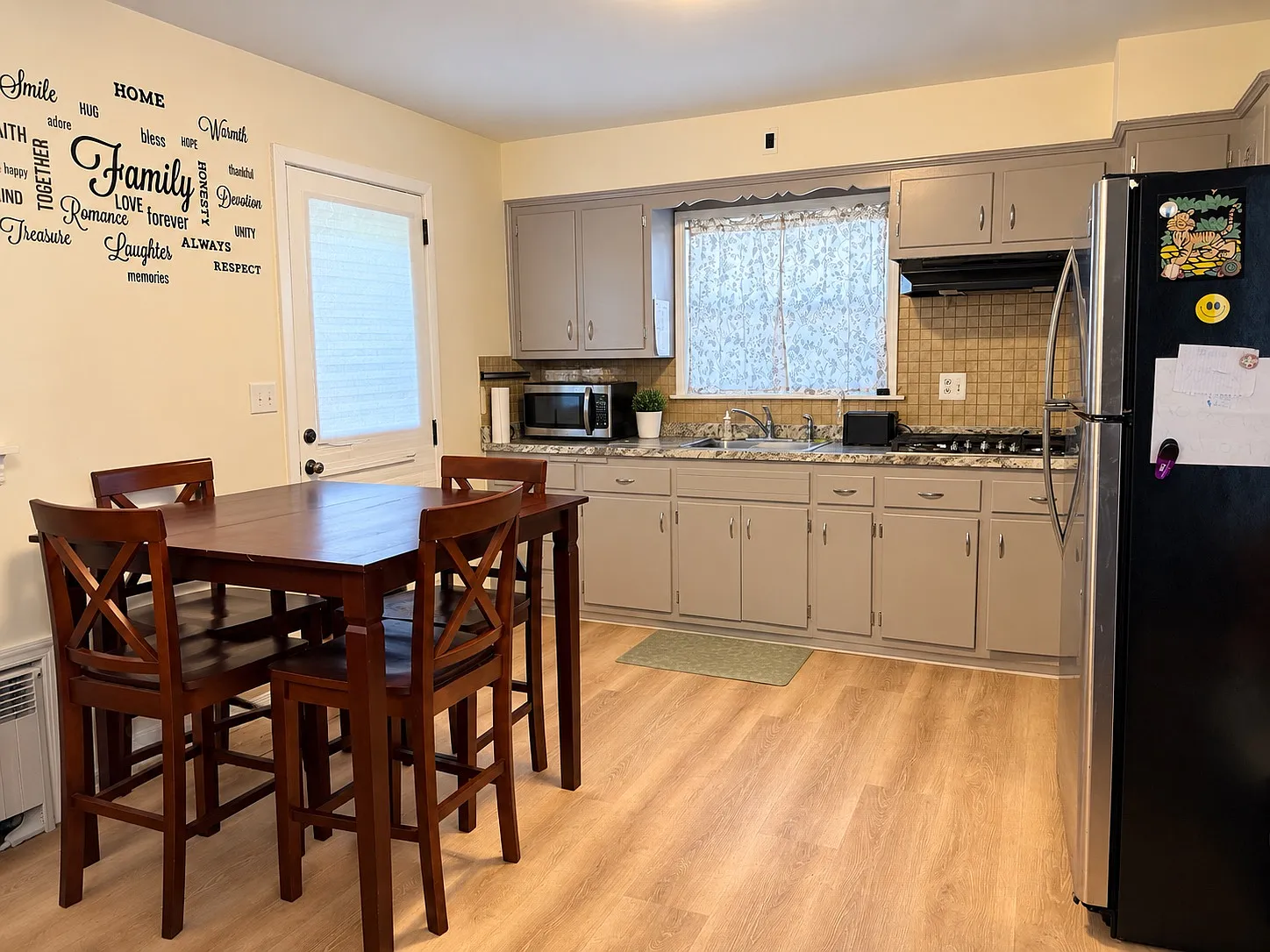 2 bed, $2,000 — Photo 3