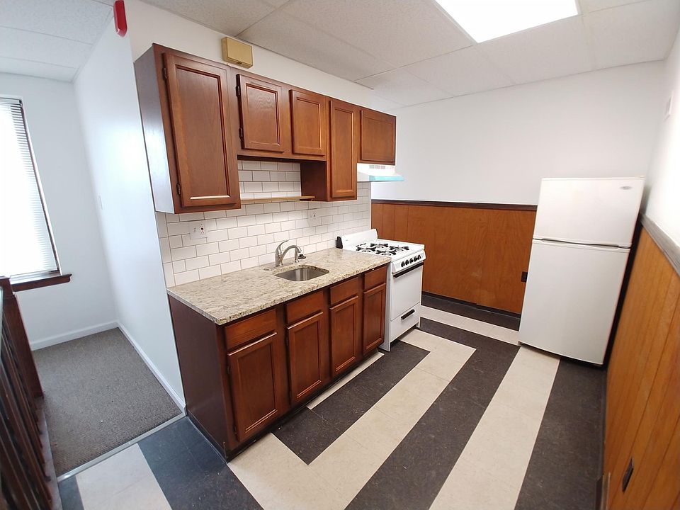 1st image of 1236 Wolf St Floor 3