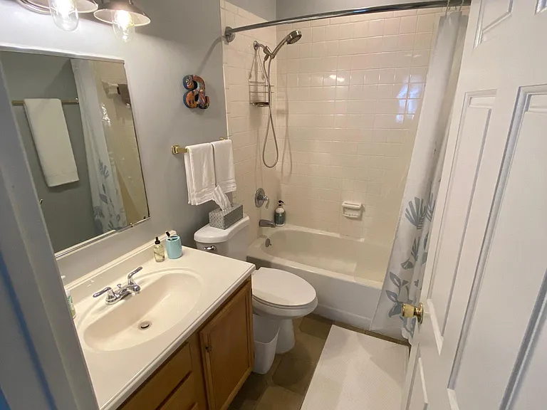 1st fl bathroom