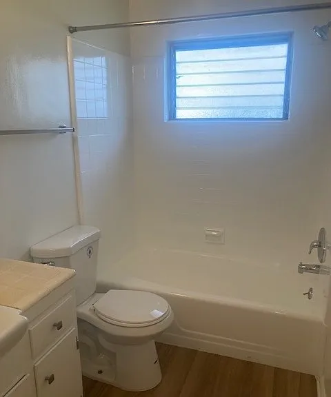 1677 N Lake Ave #10 — Photo 11