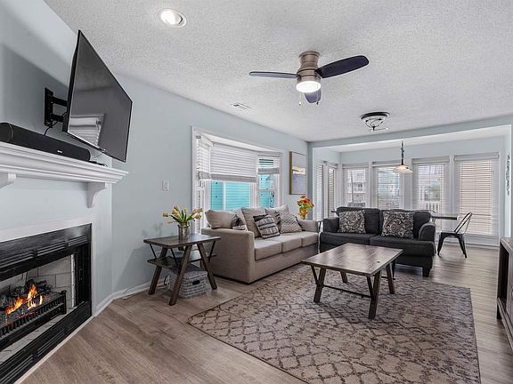 4th image of 909 Perrin Dr. #Oceanwalk C