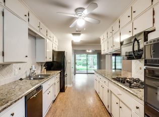 105 Caldwell St, Baytown, TX 77520