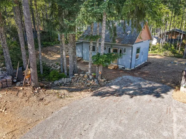 561 N Mountain View Drive, Hoodsport, WA 98548