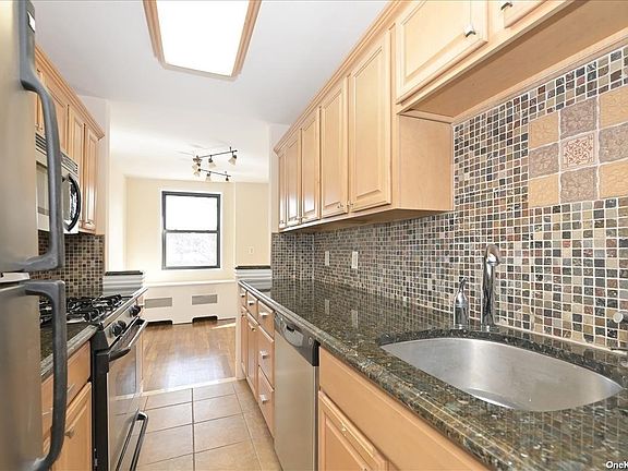 4th image of 4 Birchwood Ct APT 5L