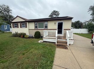 115 Woodpecker Rd, Egg Harbor Township, NJ 08234
