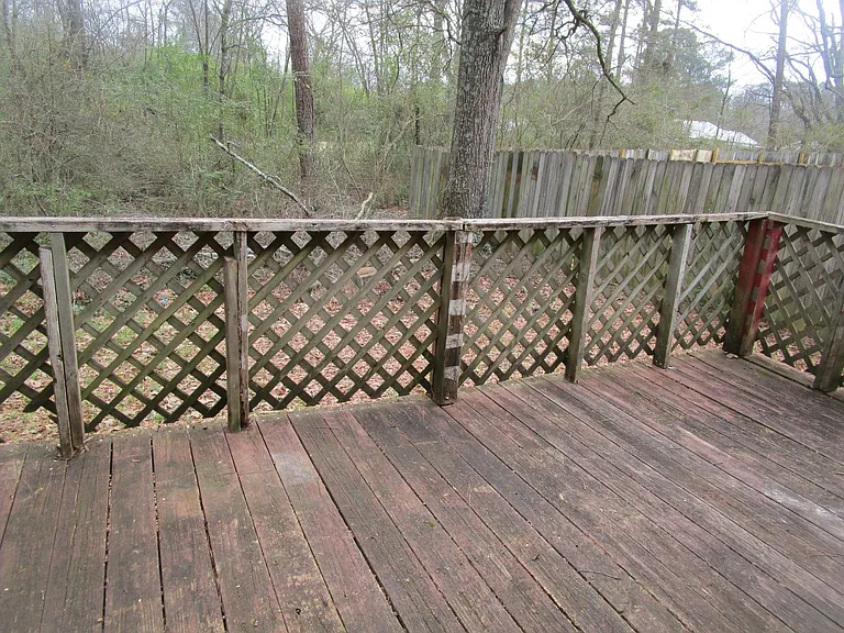 216 Maryland Dr NW — Photo 3