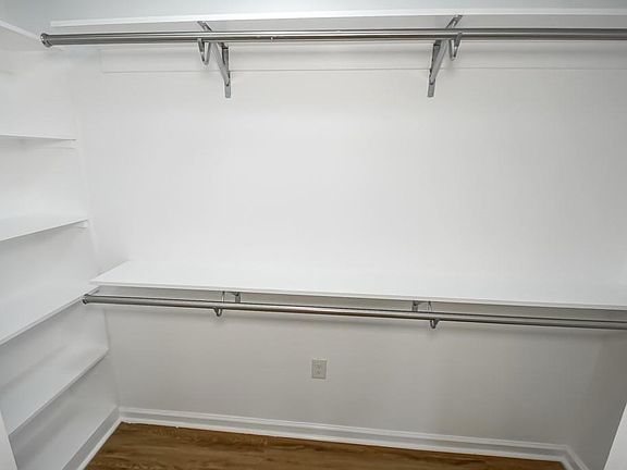 2nd image of 1040 Carmadelle St