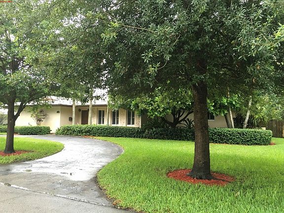 3rd image of 7850 SW 143rd St