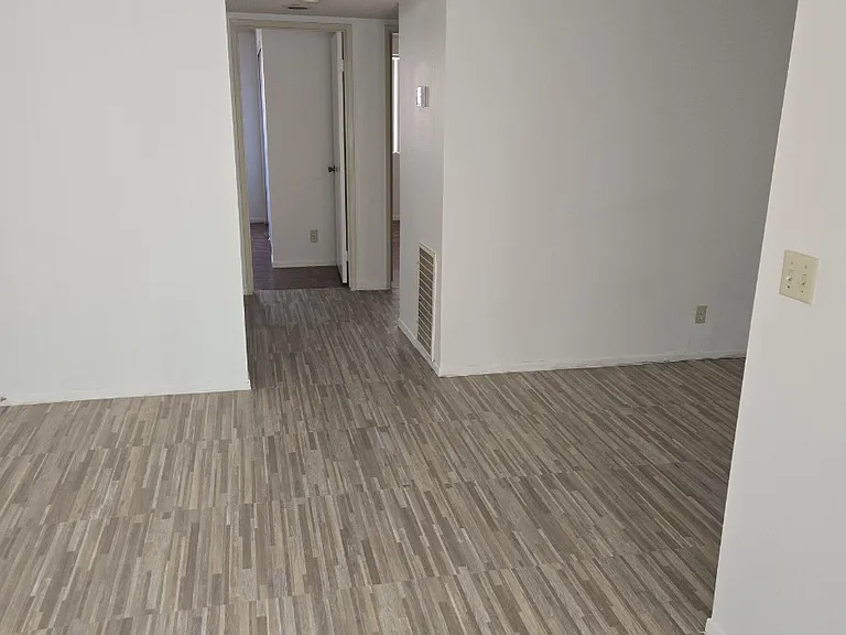 415 S Gramercy Pl #106 — Photo 2