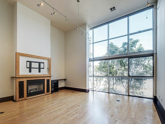 2nd image of 1099 23rd St APT 7